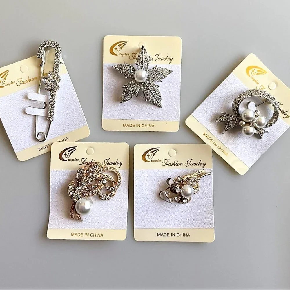 PEARL & RHINESTONE CRYSTAL BROOCHES 5 PIECE IN GIFT BOX